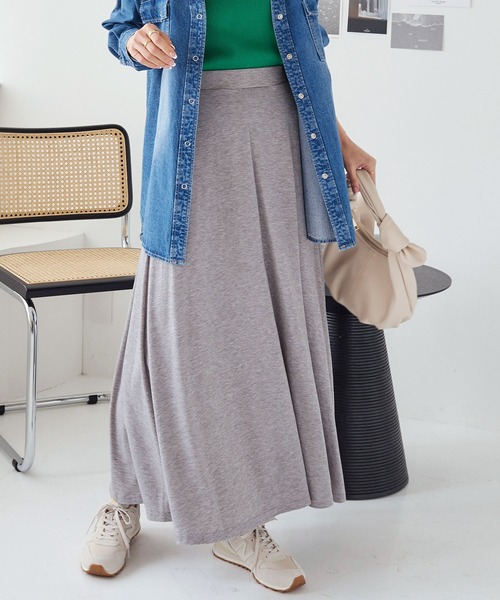 KOBE LETTUCE（コウベレタス）の「[ロング丈・マキシ丈]カットソーマキシフレアスカート（スカート・レディース・ブラック/ベージュ/ネイビー/オレンジ/ミント/モカ/イエロー系/チャコール/カーキ/グレー系1/ブラウン系/ブルー/プラム/ブルー系/テラコッタ/グレー系・2/1/L2/L1）」の4枚目の写真