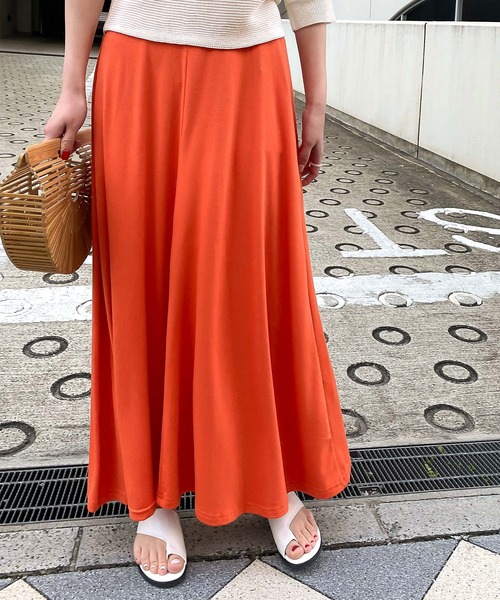 KOBE LETTUCE（コウベレタス）の「[ロング丈・マキシ丈]カットソーマキシフレアスカート（スカート・レディース・ブラック/ベージュ/ネイビー/オレンジ/ミント/モカ/イエロー系/チャコール/カーキ/グレー系1/ブラウン系/ブルー/プラム/ブルー系/テラコッタ/グレー系・2/1/L2/L1）」の16枚目の写真