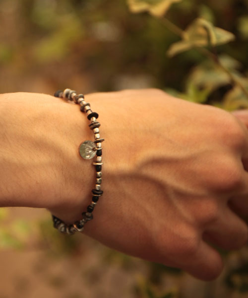 amp japan（アンプジャパン）の「Star Bracelet(ビーズ ブレスレット)（ブレスレット・メンズ・シルバー×ゴールド/シルバー×ブラック/ゴールド系その他・FREE）」の4枚目の写真