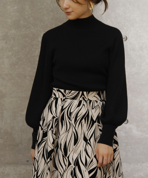 Tiara（ティアラ）の「袖ボリュームリブニット（ニット/セーター・レディース・ホワイト/ブラック/グレー系その他/パープル/ピンク/モカ/モスグリーン・FREE）」の3枚目の写真