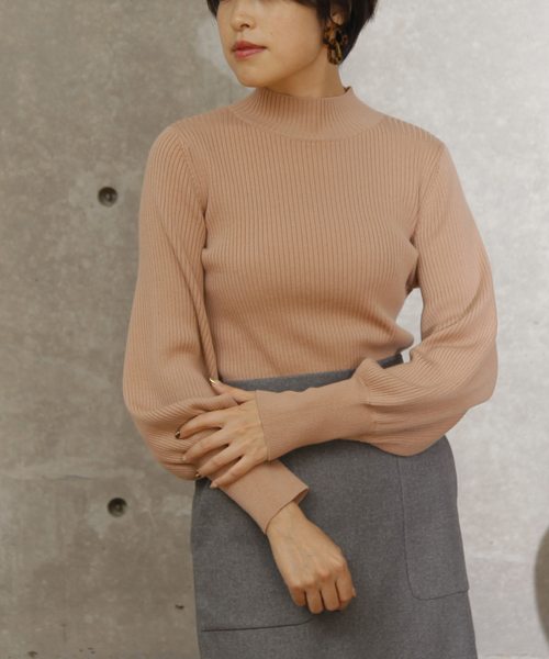 Tiara（ティアラ）の「袖ボリュームリブニット（ニット/セーター・レディース・ホワイト/ブラック/グレー系その他/パープル/ピンク/モカ/モスグリーン・FREE）」の10枚目の写真