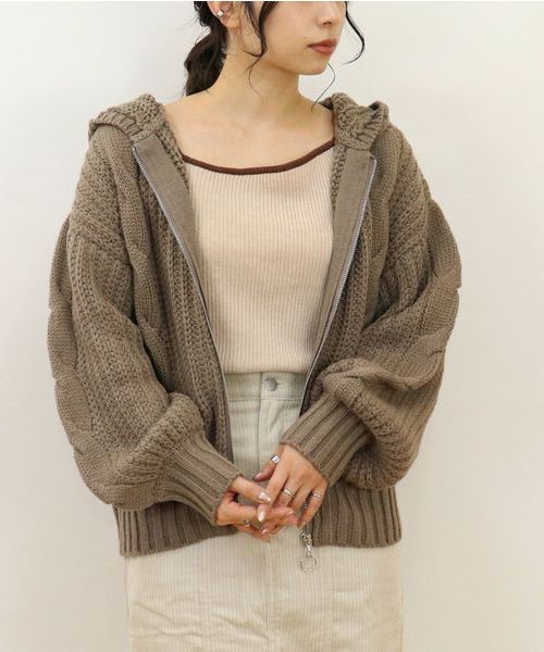 tiptop（ティップトップ）の「ケーブル編みジップフーディー（パーカー・レディース・アイボリー/ブラウン/グレイッシュベージュ/スモークピンク・FREE）」の8枚目の写真
