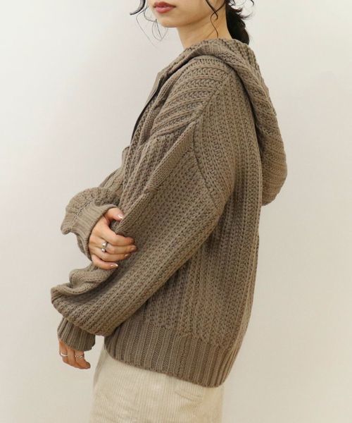 tiptop（ティップトップ）の「ケーブル編みジップフーディー（パーカー・レディース・アイボリー/ブラウン/グレイッシュベージュ/スモークピンク・FREE）」の9枚目の写真