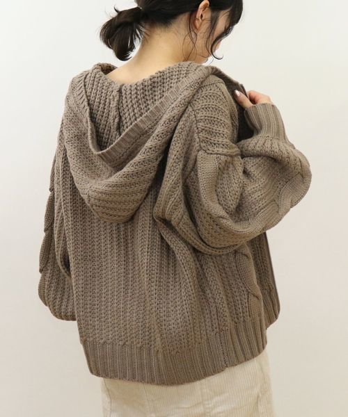 tiptop（ティップトップ）の「ケーブル編みジップフーディー（パーカー・レディース・アイボリー/ブラウン/グレイッシュベージュ/スモークピンク・FREE）」の10枚目の写真