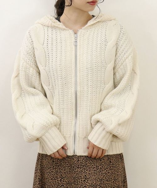 tiptop（ティップトップ）の「ケーブル編みジップフーディー（パーカー・レディース・アイボリー/ブラウン/グレイッシュベージュ/スモークピンク・FREE）」の17枚目の写真