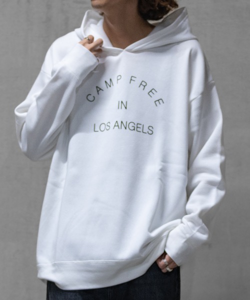 JOHN'S CLOSET（ジョンズクローゼット）の「【40I】裏起毛　プリント　ビッグシルエット プルパーカー（パーカー・メンズ・ホワイト系その他/ホワイト系その他2/ホワイト系その他3/ブラック系その他/ブラック系その他2/ブラック系その他3/ブラック系その他4/ブラック系その他5/グレー系その他/グレー系その他2/グレー系その他3/グレー系その他4/グレー系その他5/グレー系その他6/ベージュ系その他/ベージュ系その他2/ブルー系その他/ブルー系その他2/ピンク系その他/ピンク系その他2・MEDIUM/LARGE/X-LARGE）」の2枚目の写真