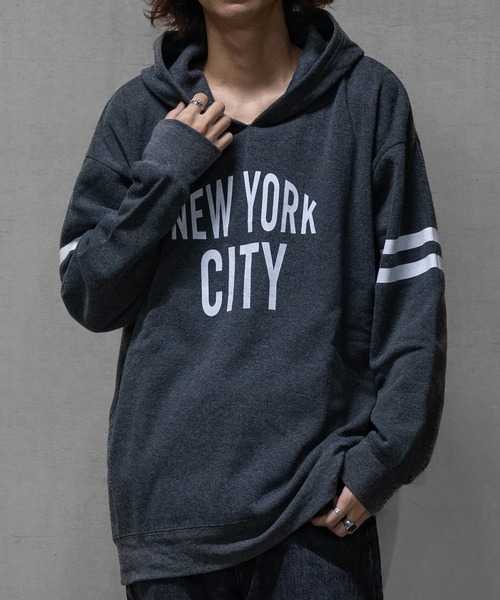 JOHN'S CLOSET（ジョンズクローゼット）の「【40I】裏起毛　プリント　ビッグシルエット プルパーカー（パーカー・メンズ・ホワイト系その他/ホワイト系その他2/ホワイト系その他3/ブラック系その他/ブラック系その他2/ブラック系その他3/ブラック系その他4/ブラック系その他5/グレー系その他/グレー系その他2/グレー系その他3/グレー系その他4/グレー系その他5/グレー系その他6/ベージュ系その他/ベージュ系その他2/ブルー系その他/ブルー系その他2/ピンク系その他/ピンク系その他2・MEDIUM/LARGE/X-LARGE）」の14枚目の写真