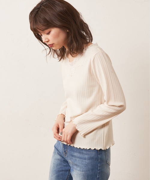 natural couture(ナチュラルクチュール)の「太レース付きインナープルオーバー(Tシャツ/カットソー・レディース・ブラック/アイボリー/ピンクベージュ/ライトベージュ・FREE)」の2枚目の写真