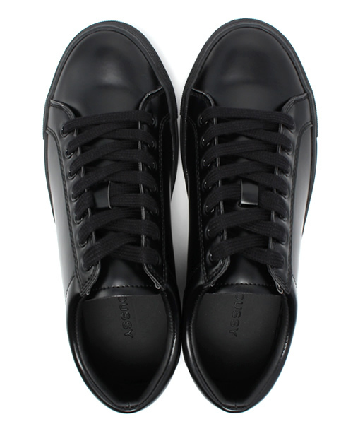 MOUSSY（マウジー）の「PLAT LEATHER SNEAKER（スニーカー・レディース・ブラック/ホワイト・LARGE/SMALL/MEDIUM）」の3枚目の写真