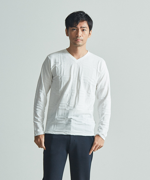 ABAHOUSE GRAY(アバハウスグレイ)の「【展開店舗限定】チェック ジャガード Vネック 長袖 Tシャツ(Tシャツ/カットソー・メンズ・ホワイト/ネイビー/ブラック/グリーン/ボルドー・46/48)」の2枚目の写真