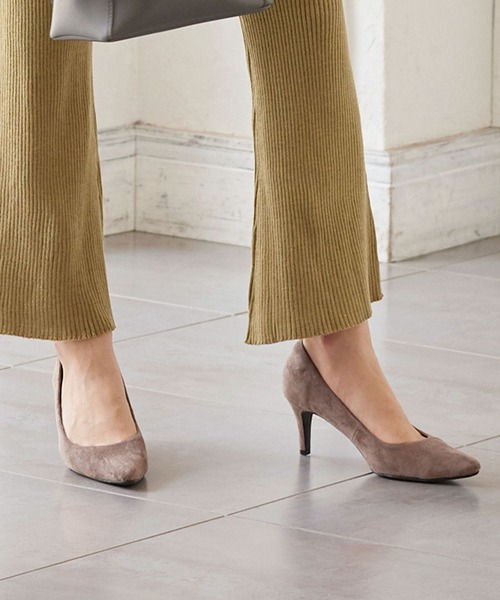 KOBE LETTUCE（コウベレタス）の「ポインテッドトゥ7ｃｍヒールパンプス（パンプス・レディース・ブラック/ベージュ/ターコイズブルー/シルバー/ラベンダー/ホワイト系その他/ブラック系その他/オレンジ系その他/グレイッシュベージュ/マスタード/アイボリー/ブラウン系その他/ブラック系その他2/ベージュ系その他/グリーン系その他3/その他/キャメル・LL/S/M/L）」の9枚目の写真