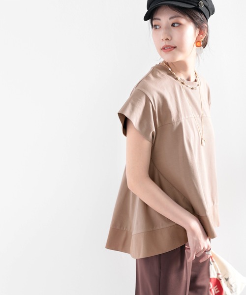 classicalelf（クラシカルエルフ）の「裾ふわり。大人レディ、裾フレアクルーネックカットソー（Tシャツ/カットソー・レディース・ブラック/カーキ/グレイッシュベージュ/ホワイト/モカ・XXX-LARGE/MEDIUM/X-LARGE）」の3枚目の写真