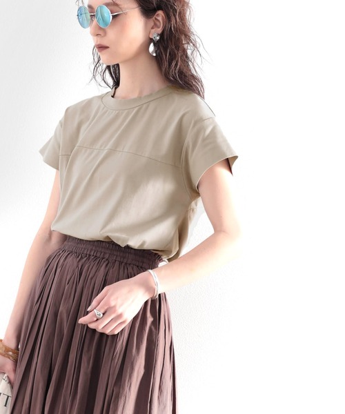 classicalelf（クラシカルエルフ）の「裾ふわり。大人レディ、裾フレアクルーネックカットソー（Tシャツ/カットソー・レディース・ブラック/カーキ/グレイッシュベージュ/ホワイト/モカ・XXX-LARGE/MEDIUM/X-LARGE）」の13枚目の写真