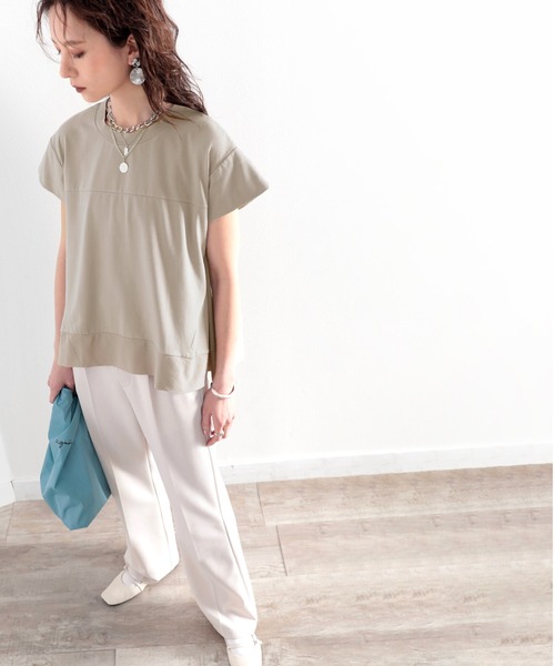 classicalelf（クラシカルエルフ）の「裾ふわり。大人レディ、裾フレアクルーネックカットソー（Tシャツ/カットソー・レディース・ブラック/カーキ/グレイッシュベージュ/ホワイト/モカ・XXX-LARGE/MEDIUM/X-LARGE）」の10枚目の写真