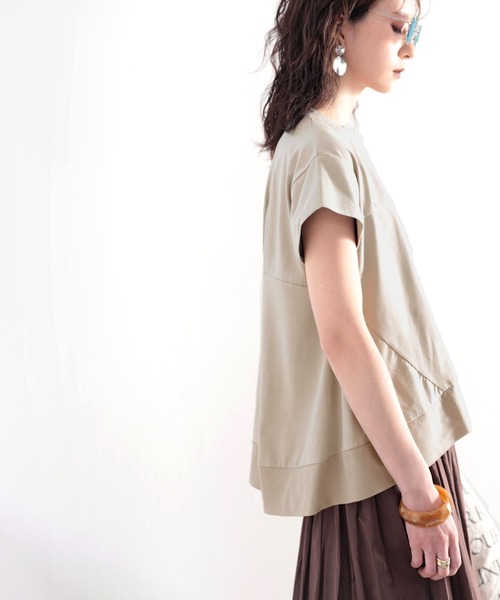 classicalelf（クラシカルエルフ）の「裾ふわり。大人レディ、裾フレアクルーネックカットソー（Tシャツ/カットソー・レディース・ブラック/カーキ/グレイッシュベージュ/ホワイト/モカ・XXX-LARGE/MEDIUM/X-LARGE）」の14枚目の写真