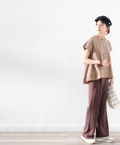 classicalelf（クラシカルエルフ）の「裾ふわり。大人レディ、裾フレアクルーネックカットソー（Tシャツ/カットソー・レディース・ブラック/カーキ/グレイッシュベージュ/ホワイト/モカ・XXX-LARGE/MEDIUM/X-LARGE）」の16枚目の写真