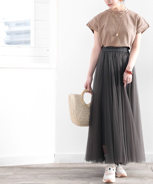 classicalelf（クラシカルエルフ）の「裾ふわり。大人レディ、裾フレアクルーネックカットソー（Tシャツ/カットソー・レディース・ブラック/カーキ/グレイッシュベージュ/ホワイト/モカ・XXX-LARGE/MEDIUM/X-LARGE）」の19枚目の写真