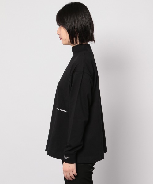 PAGEBOY(ページボーイ)の「ハイネックランダムロゴT /プリントロンT(Tシャツ/カットソー・レディース・オフホワイト/ブラック・FREE)」の10枚目の写真