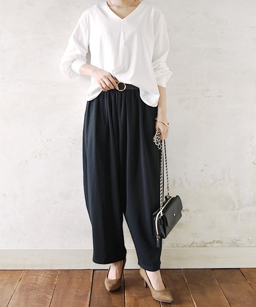 and it_（アンドイット）の「リラックスストレッチボリュームパンツ（その他パンツ・レディース・ブラック・LL/M/L）」の5枚目の写真