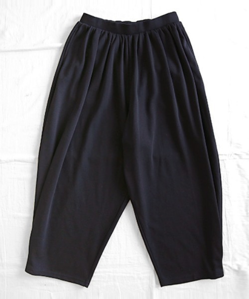 and it_（アンドイット）の「リラックスストレッチボリュームパンツ（その他パンツ・レディース・ブラック・LL/M/L）」の10枚目の写真