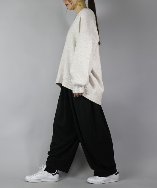 and it_（アンドイット）の「リラックスストレッチボリュームパンツ（その他パンツ・レディース・ブラック・LL/M/L）」の13枚目の写真