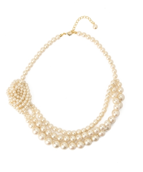 Ray BEAMS（レイビームス）の「Ray BEAMS / 3連パール ネックレス（ネックレス・レディース・ホワイト・ONE SIZE）」の5枚目の写真