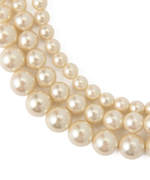 Ray BEAMS（レイビームス）の「Ray BEAMS / 3連パール ネックレス（ネックレス・レディース・ホワイト・ONE SIZE）」の6枚目の写真