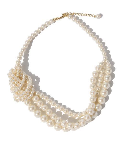 Ray BEAMS（レイビームス）の「Ray BEAMS / 3連パール ネックレス（ネックレス・レディース・ホワイト・ONE SIZE）」の3枚目の写真