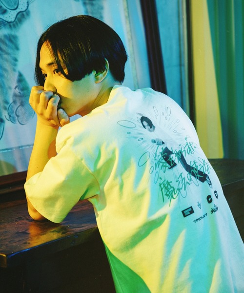 レア　CONVERSE ダイの大冒険 マカロニえんぴつ コラボTシャツM CONVERSE STARS × ドラゴンクエスト ダイの大冒険 」コラボ