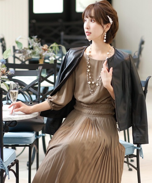 PourVous(プールヴー)の「結婚式 ワンピースドレス ロング と 袖あり ブラウジング プリーツ フォーマル オケージョンドレス お呼ばれ 二次会 成人式 (ドレス・レディース・ネイビー/ピンク/ブラウン・M/L)」の11枚目の写真