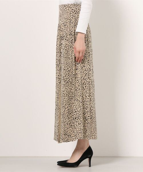 VOLCOM（ボルコム）の「【VOLCOM】HIGH WIRED SKIRT（スカート・レディース・アニマル・SMALL/X-SMALL）」の2枚目の写真