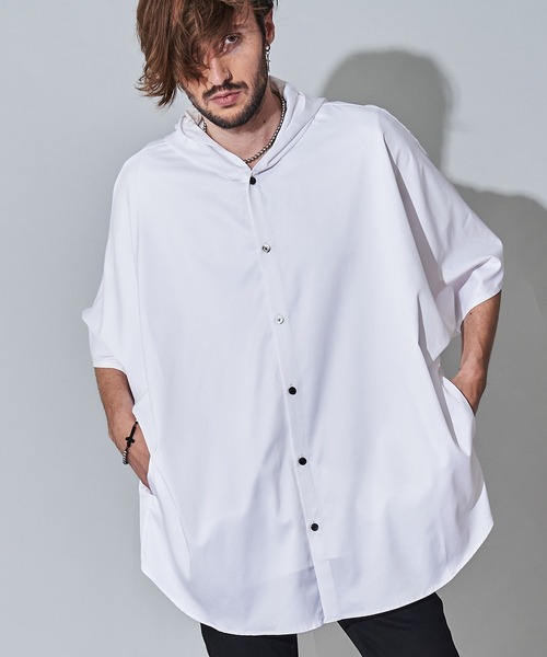 NO ID.（ノーアイディ）の「【NO ID.】Stretch Hood Dolman Big Shirt / ストレッチ フード ドルマン ビッグ シャツ（シャツ/ブラウス・メンズ・ホワイト/ブラック/ベージュ/グレー・ONE SIZE）」の2枚目の写真