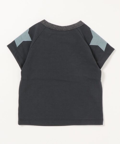 SUNDAYS SUN(サンデイズ サン)の「ポケット付きショルダーパッチTシャツ(Tシャツ/カットソー・キッズ・チャコールグレー/ブラウン/ベージュ/サックスブルー・80/140/130/120/100/110/90)」の14枚目の写真