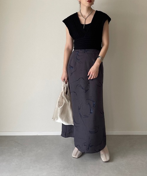 y/m by misato（イムバイミサト）の「マーブルロングスカート（スカート・レディース・ホワイト/ライトブラック・FREE）」の16枚目の写真