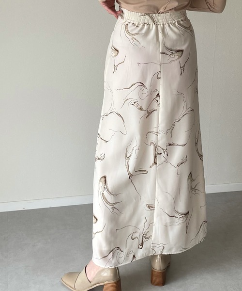 y/m by misato（イムバイミサト）の「マーブルロングスカート（スカート・レディース・ホワイト/ライトブラック・FREE）」の11枚目の写真