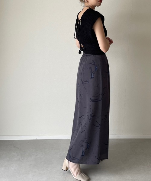 y/m by misato（イムバイミサト）の「マーブルロングスカート（スカート・レディース・ホワイト/ライトブラック・FREE）」の18枚目の写真