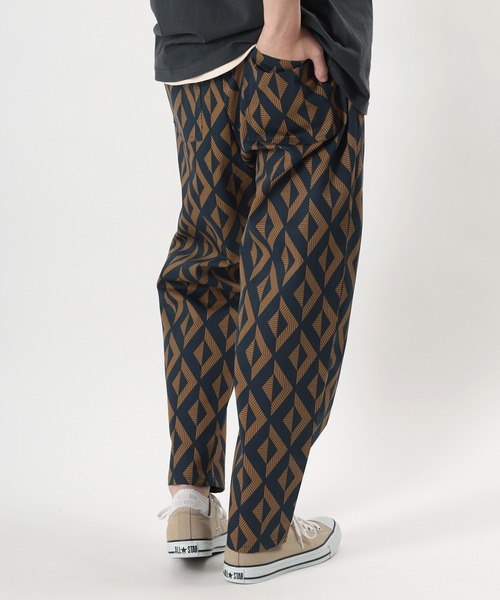 make a ray!（メイク ア レイ！）の「バルーンシルエット 総柄シェフパンツ イージーアンクルパンツ/テーパードパンツ（その他パンツ・メンズ・ブルー系その他/ストライプ・S/L/M/XL）」の2枚目の写真