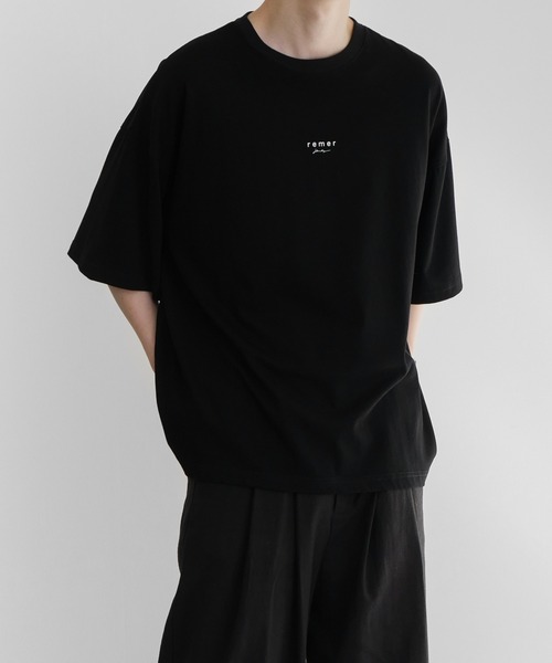 remer(リメール)の「loose logo Tee《2021》/ルーズロゴTee(Tシャツ/カットソー・メンズ・ホワイト/ブラック・SMALL/MEDIUM/LARGE)」の2枚目の写真