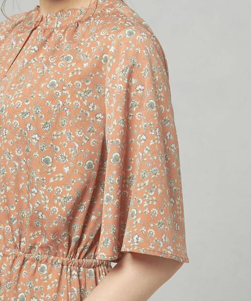 closet story（クローゼットストーリー）の「＜closet story＞□フリルスタンドカラー ボタニカルP ワンピース -手洗い可能-（ワンピース・レディース・ライトグレー/オフホワイト/シャーベット・FREE）」の9枚目の写真