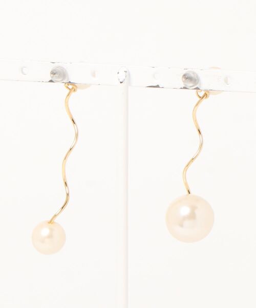 DRWCYS(ドロシーズ)の「ウェーブアシメピアス(ピアス(両耳用)・レディース・ホワイト/マルチ・FREE)」の3枚目の写真