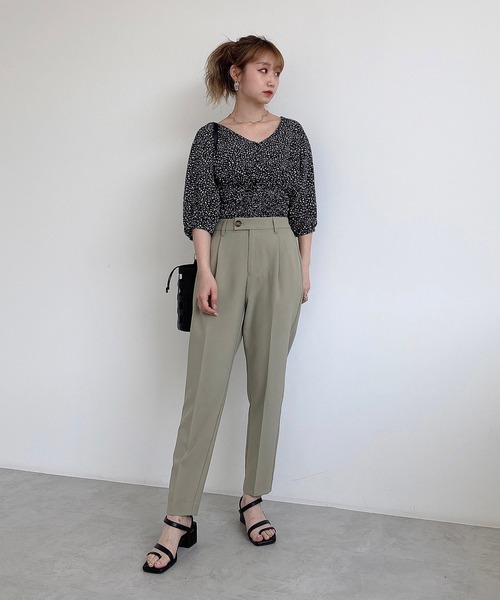 FREE'S MART（フリーズマート）の「【Sシリーズ対応】◆ストレッチダブルジョーゼットテーパードパンツ（その他パンツ・レディース・ブラック/ベージュ/カーキ・X-SMALL/SMALL/MEDIUM）」の11枚目の写真