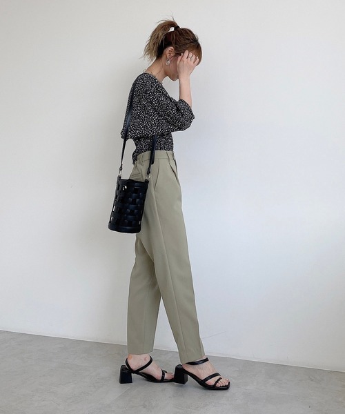 FREE'S MART（フリーズマート）の「【Sシリーズ対応】◆ストレッチダブルジョーゼットテーパードパンツ（その他パンツ・レディース・ブラック/ベージュ/カーキ・X-SMALL/SMALL/MEDIUM）」の10枚目の写真