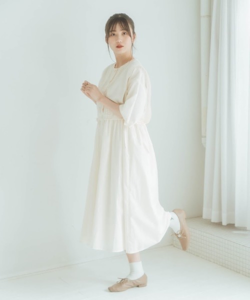 nemne store（ネンネストア）の「しょくぱんを並べるフラップピンタックワンピース（ワンピース・レディース・アイボリー/モカ/ミント・フリー）」の2枚目の写真
