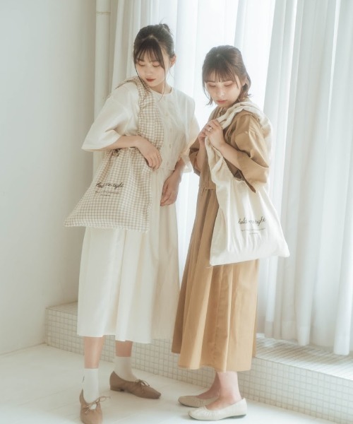 nemne store（ネンネストア）の「しょくぱんを並べるフラップピンタックワンピース（ワンピース・レディース・アイボリー/モカ/ミント・フリー）」の5枚目の写真