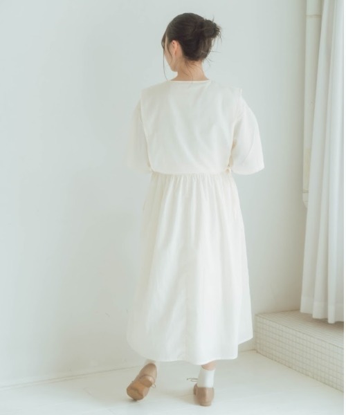 nemne store（ネンネストア）の「しょくぱんを並べるフラップピンタックワンピース（ワンピース・レディース・アイボリー/モカ/ミント・フリー）」の13枚目の写真
