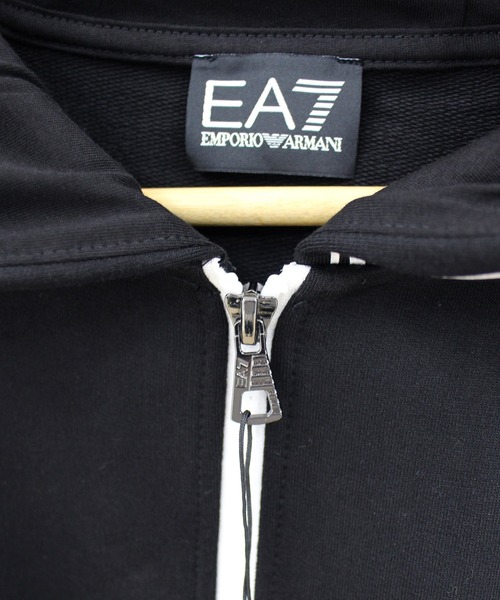 EMPORIO ARMANI EA7(エンポリオアルマーニイーエーセブン)の「ロゴラバープリント スウェット ジップアップパーカー 「3KPM25PJ05Z」(パーカー・メンズ・ブラック・L/M/S)」の6枚目の写真