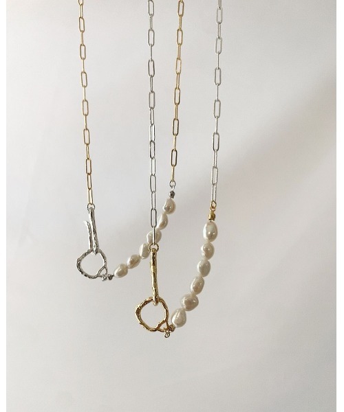 mou（モウ）の「バイカラーマンテルパールネックレス（ネックレス・レディース・シルバー/ゴールド・FREE）」の6枚目の写真
