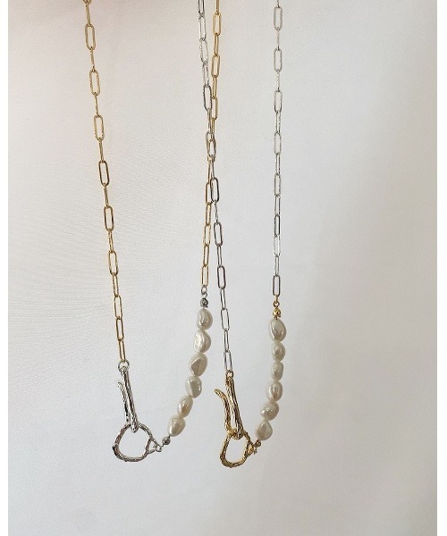mou（モウ）の「バイカラーマンテルパールネックレス（ネックレス・レディース・シルバー/ゴールド・FREE）」の5枚目の写真