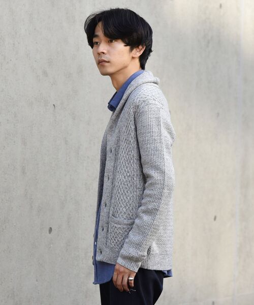 SHIPS(シップス)の「SHIPS:〈手洗い可能〉ミドルゲージ ランダムアラン ショールカラー カーディガン(カーディガン/ボレロ・メンズ・ブラック/グレー/ネイビー/キャメル・SMALL/MEDIUM/LARGE/X-LARGE)」の7枚目の写真
