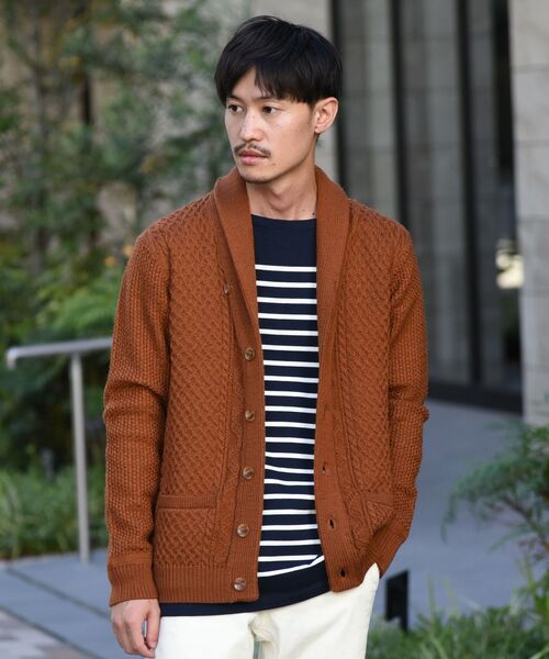 SHIPS(シップス)の「SHIPS:〈手洗い可能〉ミドルゲージ ランダムアラン ショールカラー カーディガン(カーディガン/ボレロ・メンズ・ブラック/グレー/ネイビー/キャメル・SMALL/MEDIUM/LARGE/X-LARGE)」の8枚目の写真